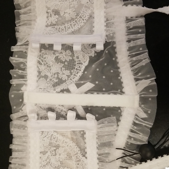 💕FOR LOVE & LEMONS💕 Love Story Garter Belt ~ White Lace *FLAWED No String Tie* - Picture 11 of 15